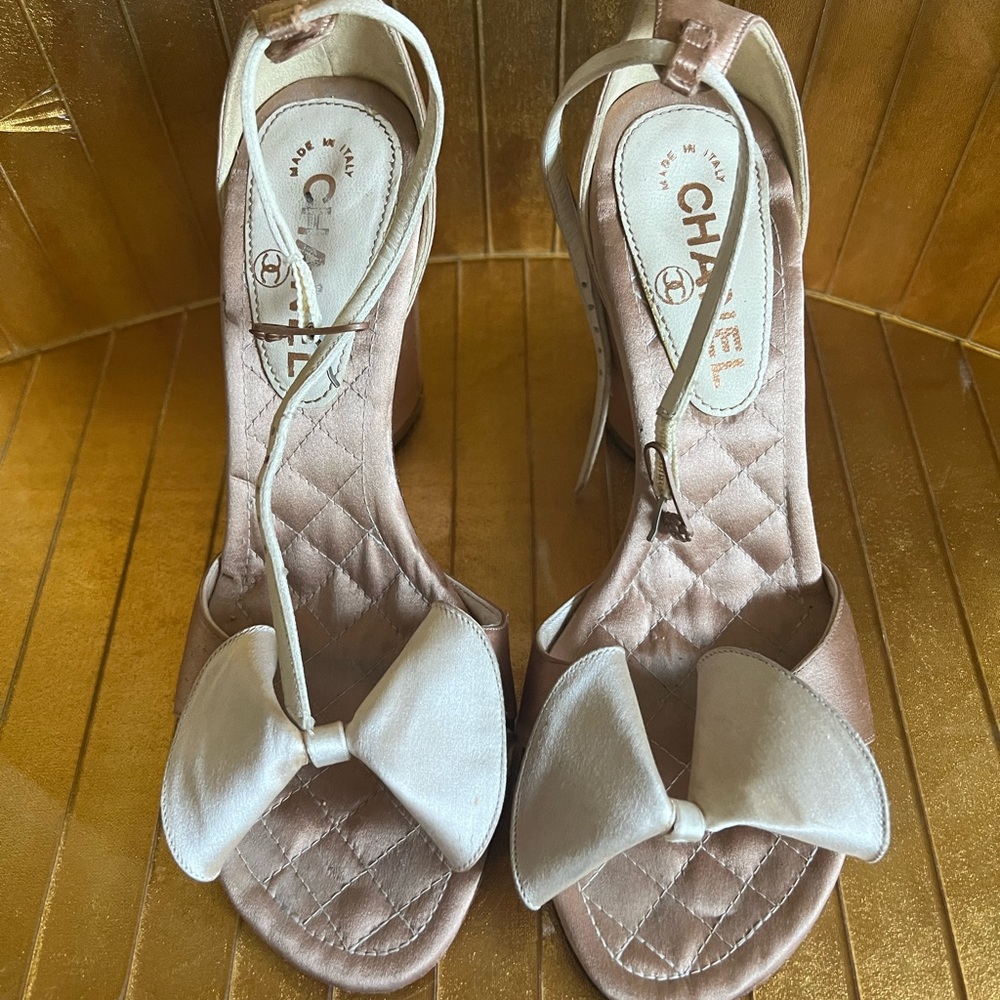 Chanel pale pink strapy open  toed satin a pump shoe 🌸 bridal